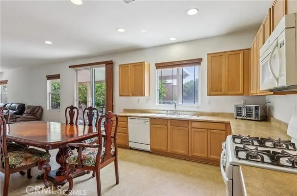 Additional image 6 of 7055 Springtime Avenue, Fontana, CA 92336