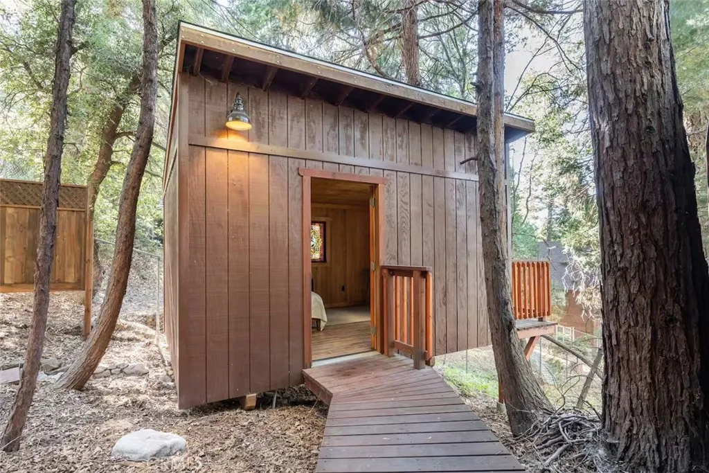 Additional image 58 of 23348 Outlook Ln, Crestline, CA 92325