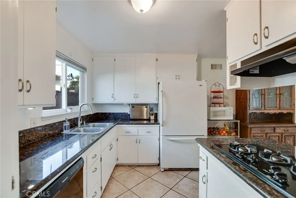 Additional image 83 of 2904 Sterling St, Pomona, CA 91767