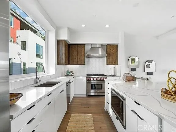 Additional image 47 of 1056 N Joels Place, Los Angeles, CA 90012