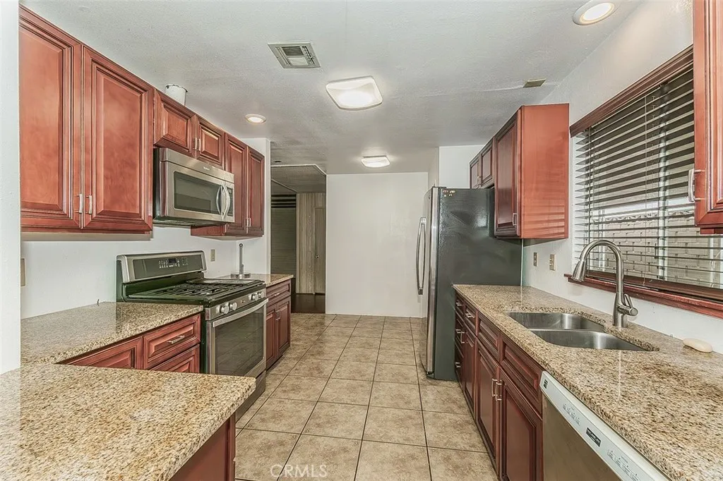 Additional image 16 of 1701 Dinuba Avenue Unit 1, Selma, CA 93662