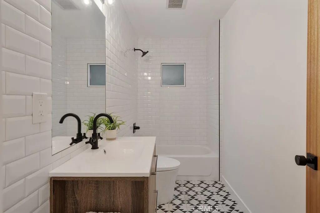 Additional image 111 of 3041 Atwater Ave, Los Angeles, CA 90039