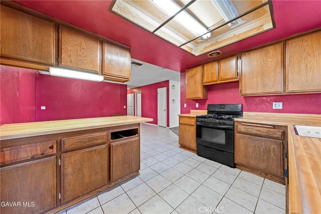 Additional image 10 of 43637 Rembrandt St, Lancaster, CA 93535