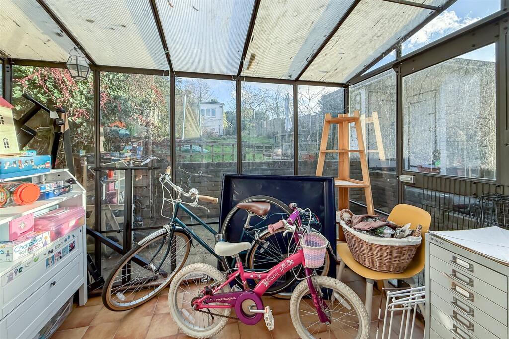 Additional image 20 of White Hedge Drive, St. Albans, Hertfordshire, AL3