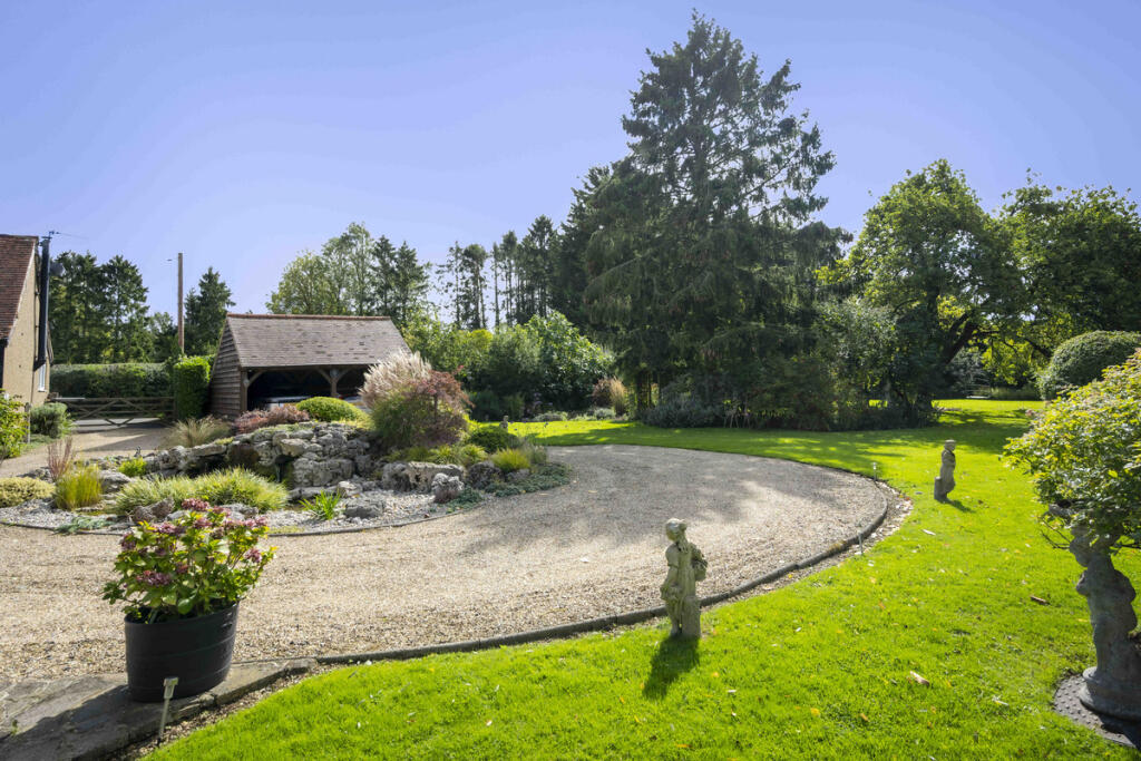 Additional image 15 of Pottersheath Road, Welwyn, AL6