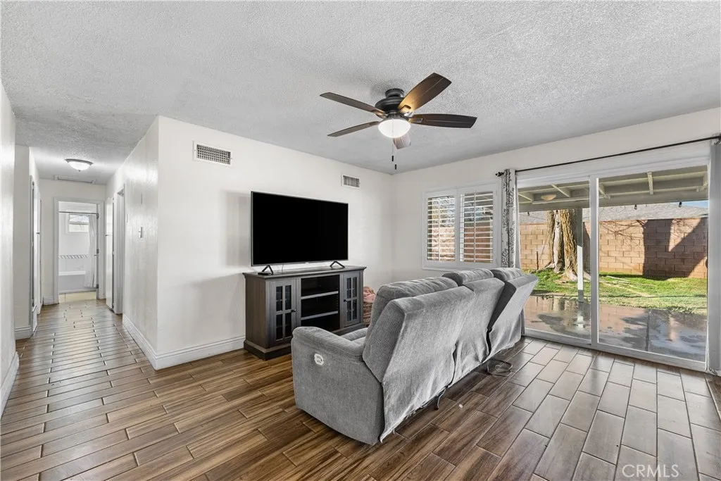 Additional image 6 of 45323 Andale Avenue, Lancaster, CA 93535