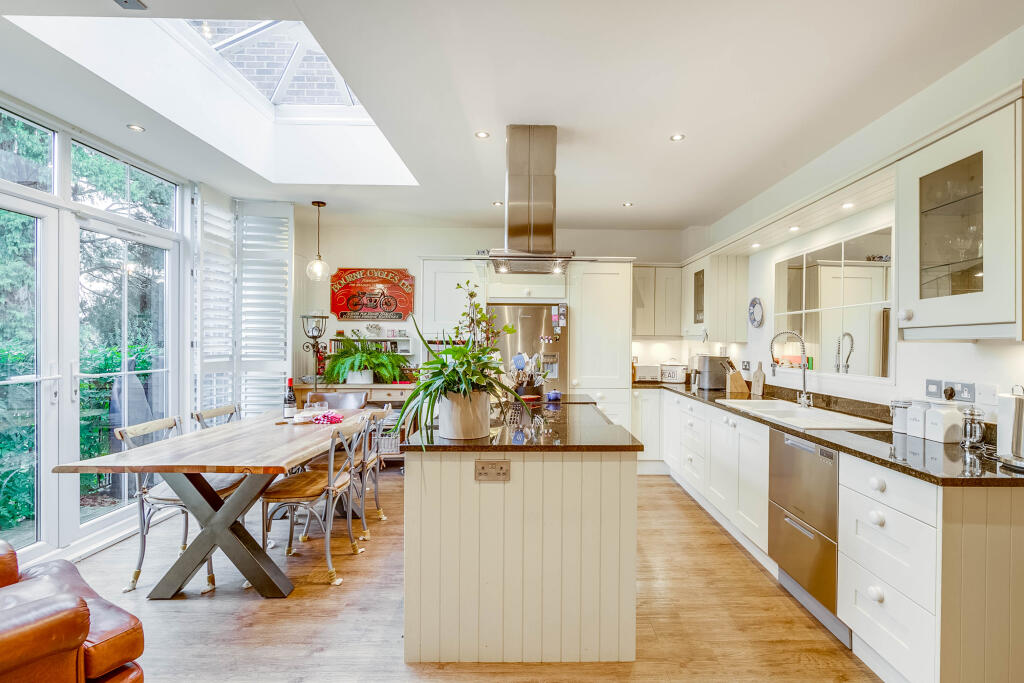 Additional image 8 of Wendover Lodge, Welwyn, AL6