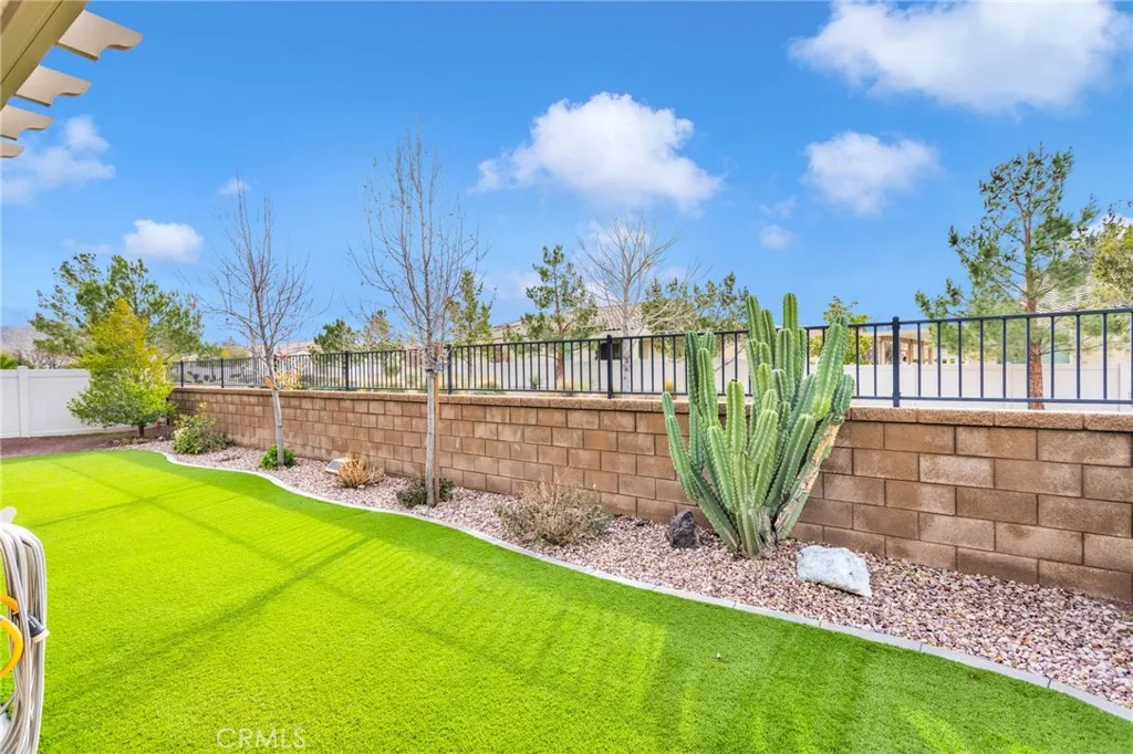 Additional image 107 of 11364 Camden St, Apple Valley, CA 92308