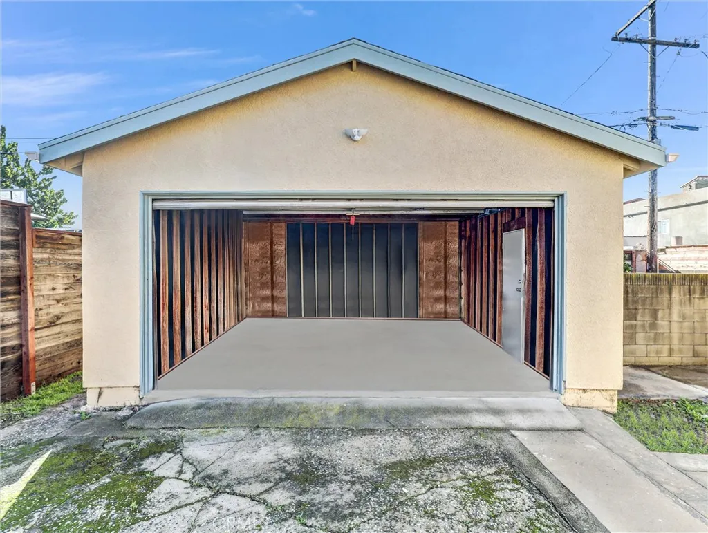 Additional image 40 of 3630 W 61st St, Los Angeles, CA 90043