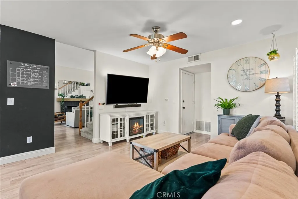 Additional image 10 of 21625 Farmington Ln, Saugus, CA 91350