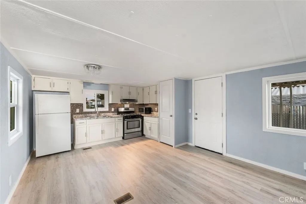 Additional image 16 of 3300 15th St W, Rosamond, CA 93560