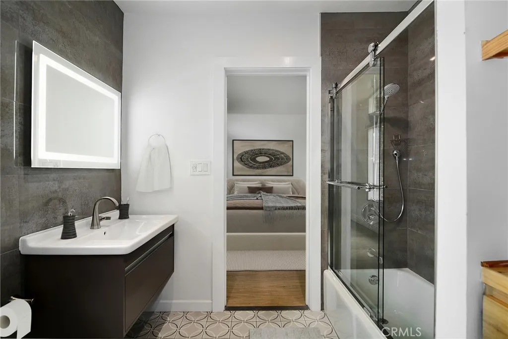 Additional image 57 of 4676 Arriba Drive, Tarzana, CA 91356