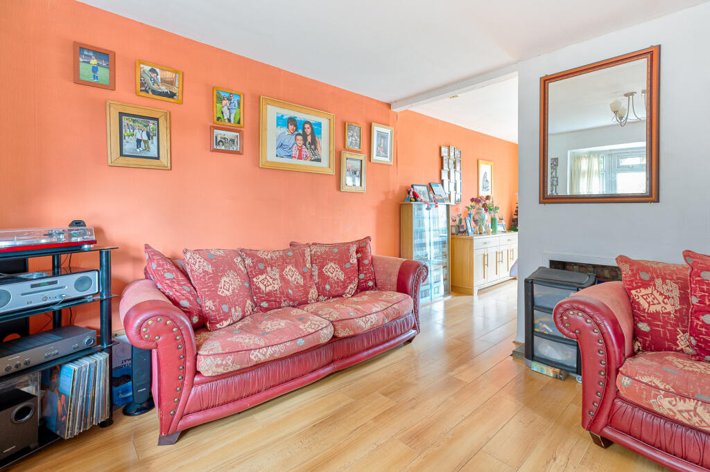 Additional image 6 of High Oaks, St. Albans, Hertfordshire, AL3