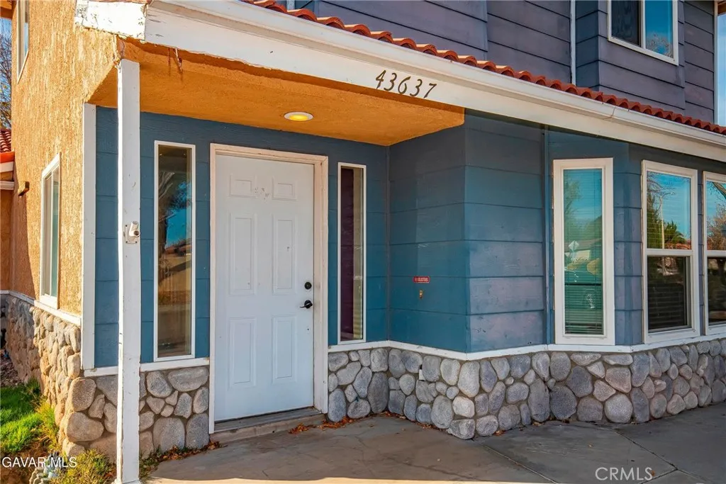 Additional image 5 of 43637 Rembrandt St, Lancaster, CA 93535