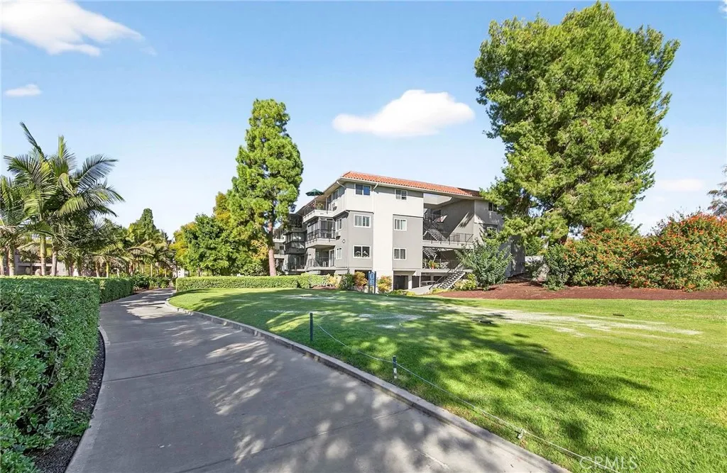 Additional image 76 of 2393 Via Mariposa W Unit 2B, Laguna Woods, CA 92637