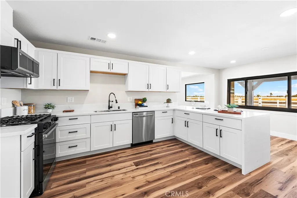 Additional image 46 of 41331 20th Street W, Palmdale, CA 93551