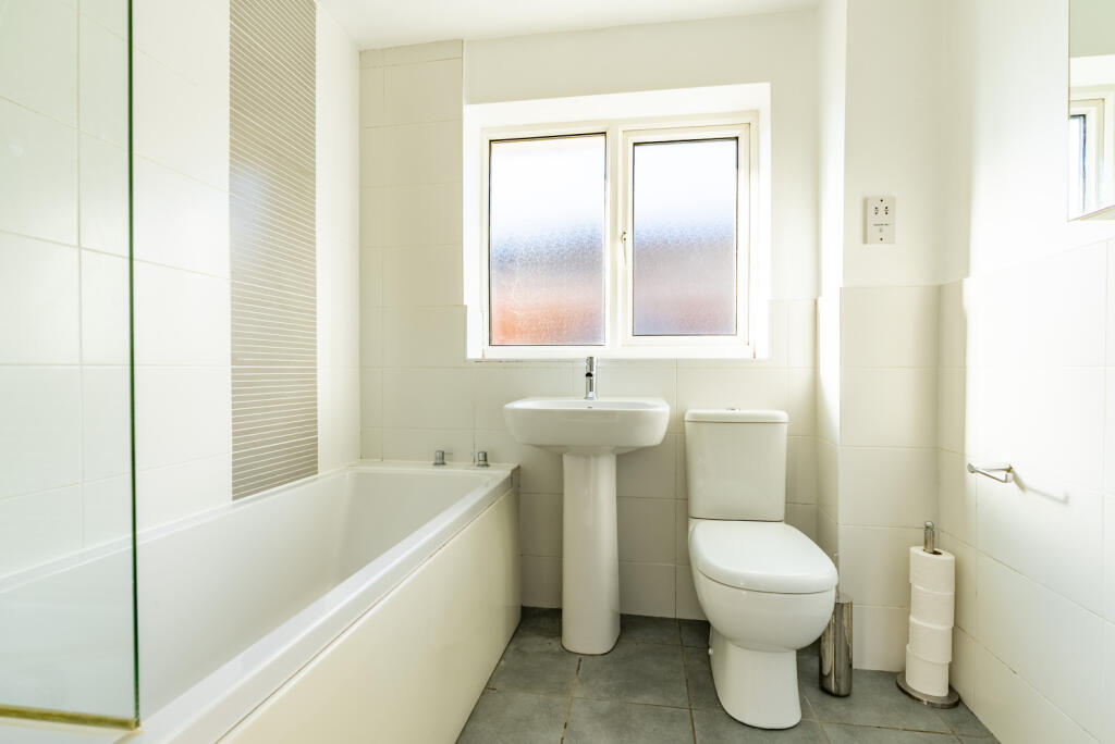 Additional image 16 of Broadfields, Harpenden, Hertfordshire, AL5