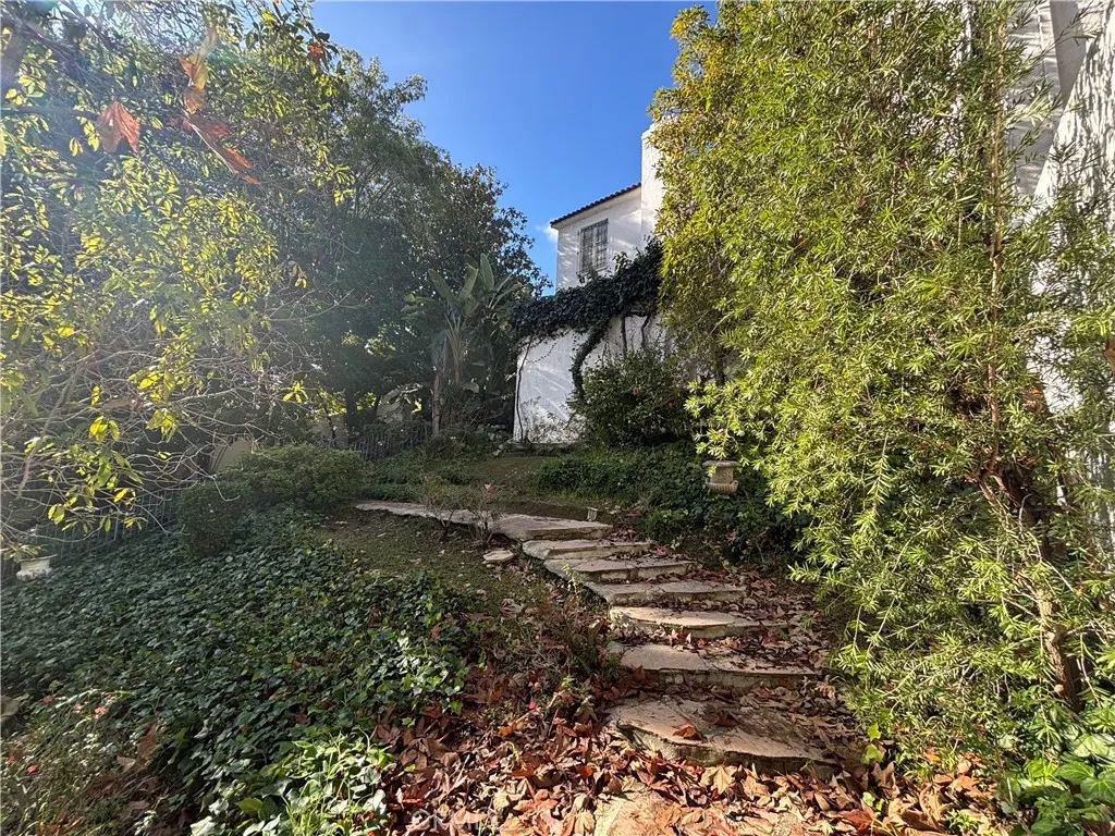 Additional image 10 of 2329 N Edgemont St, Los Angeles, CA 90027