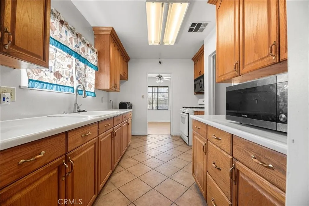 Additional image 7 of 44340 Foxton Ave, Lancaster, CA 93535