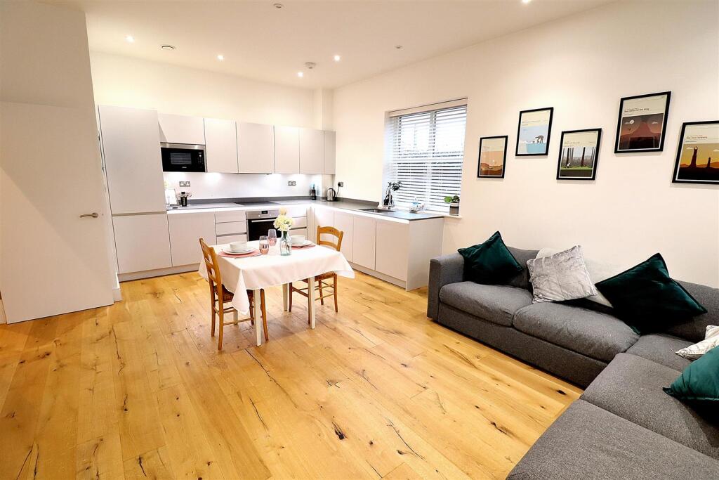 Additional image 7 of Parkgate House, Great North Road, Hatfield