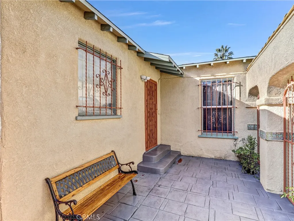 Additional image 8 of 3630 W 61st St, Los Angeles, CA 90043