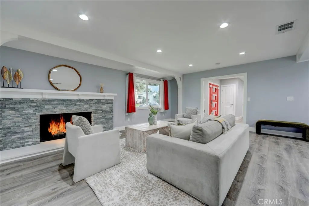 Additional image 8 of 3212 W Valley Heart Drive, Burbank, CA 91505