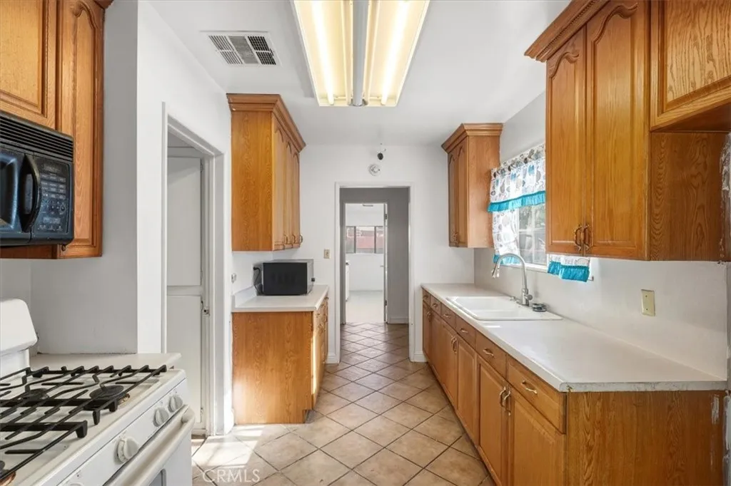 Additional image 8 of 44340 Foxton Ave, Lancaster, CA 93535