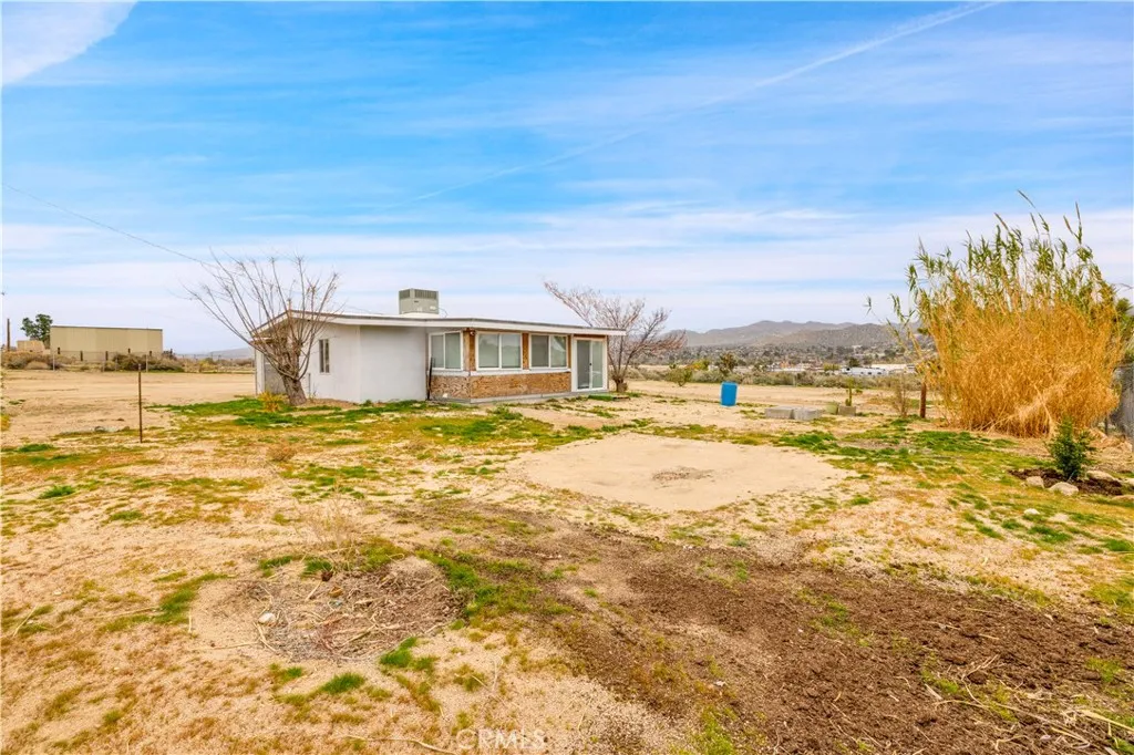 Additional image 70 of 7124 Wall Street, Yucca Valley, CA 92284