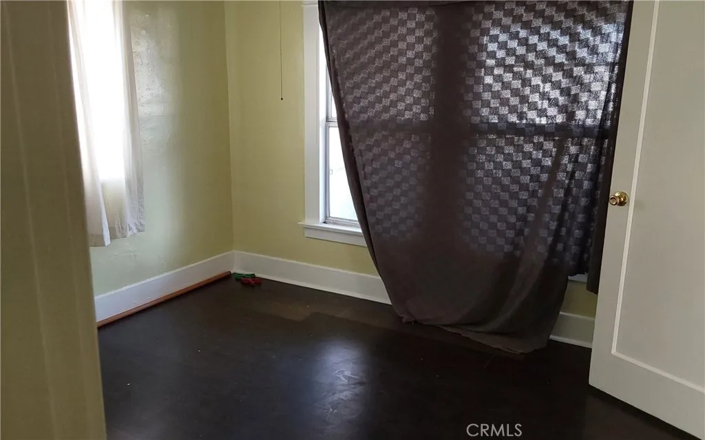 Additional image 9 of 824 W 74th St, Los Angeles, CA 90044