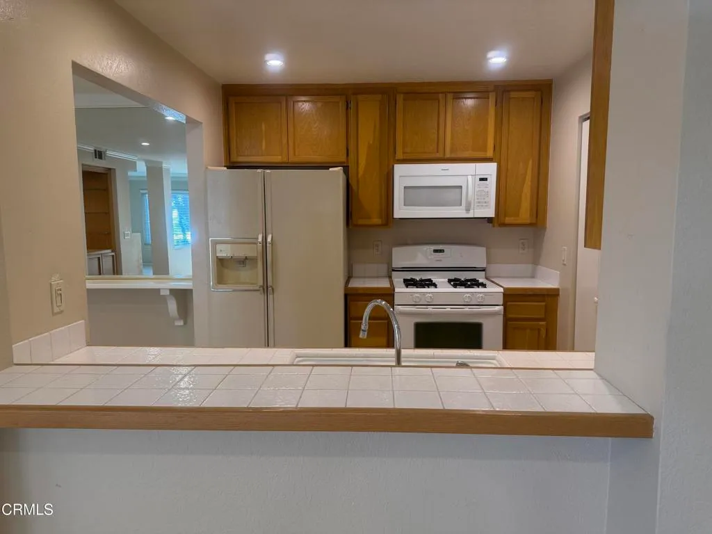 Additional image 102 of 2232 Martinique Lane, Oxnard, CA 93035