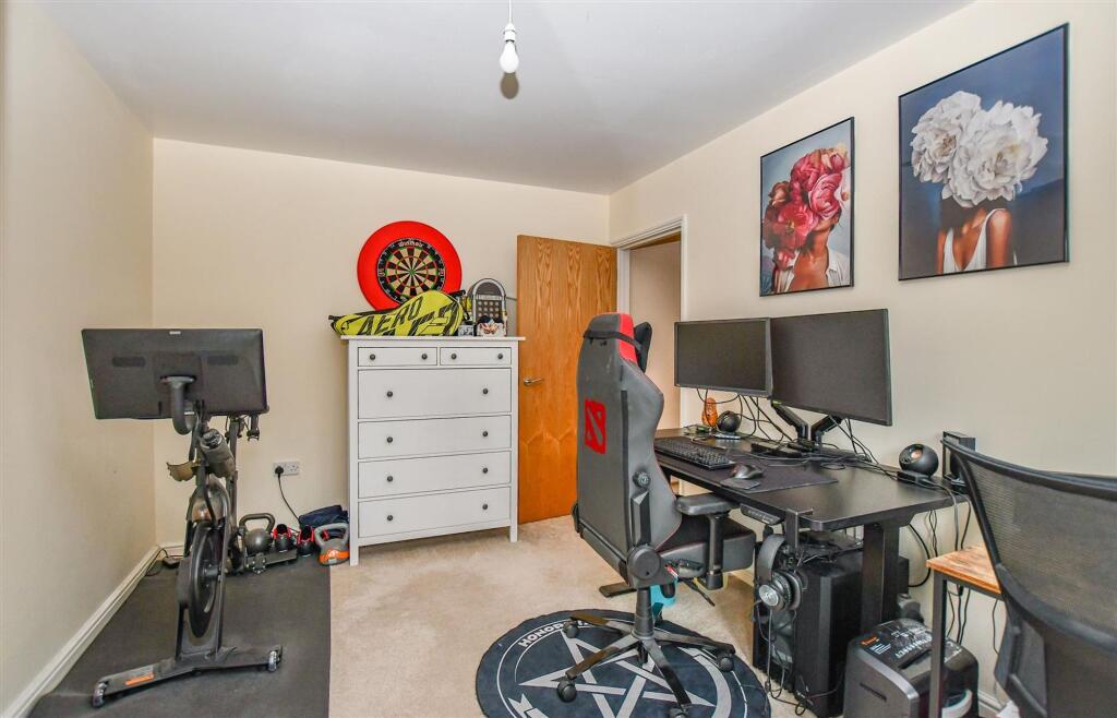 Additional image 13 of Alexander Road, London Colney, AL2