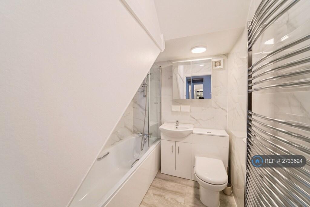 Additional image 9 of Hyde View Road, Harpenden, AL5