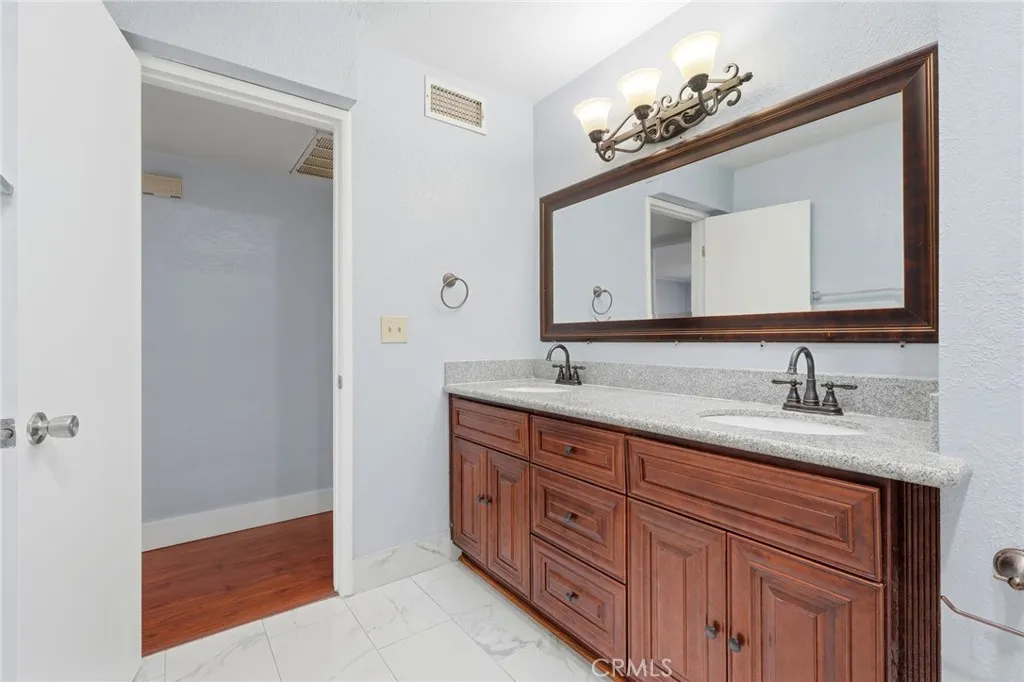 Additional image 47 of 2826 E Hampton Way, Fresno, CA 93726