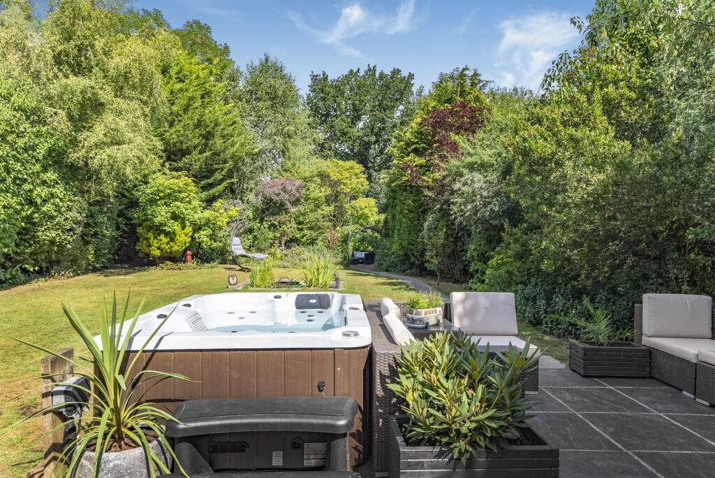 Additional image 19 of Pickford Road, Markyate, St. Albans, Hertfordshire, AL3