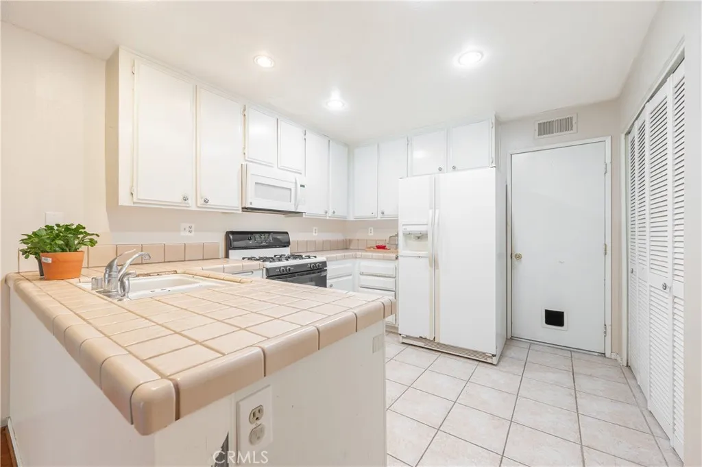 Additional image 11 of 25710 Lupita Dr, Valencia, CA 91355