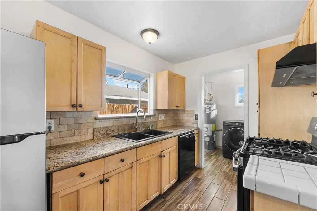 Additional image 36 of 45323 Andale Avenue, Lancaster, CA 93535