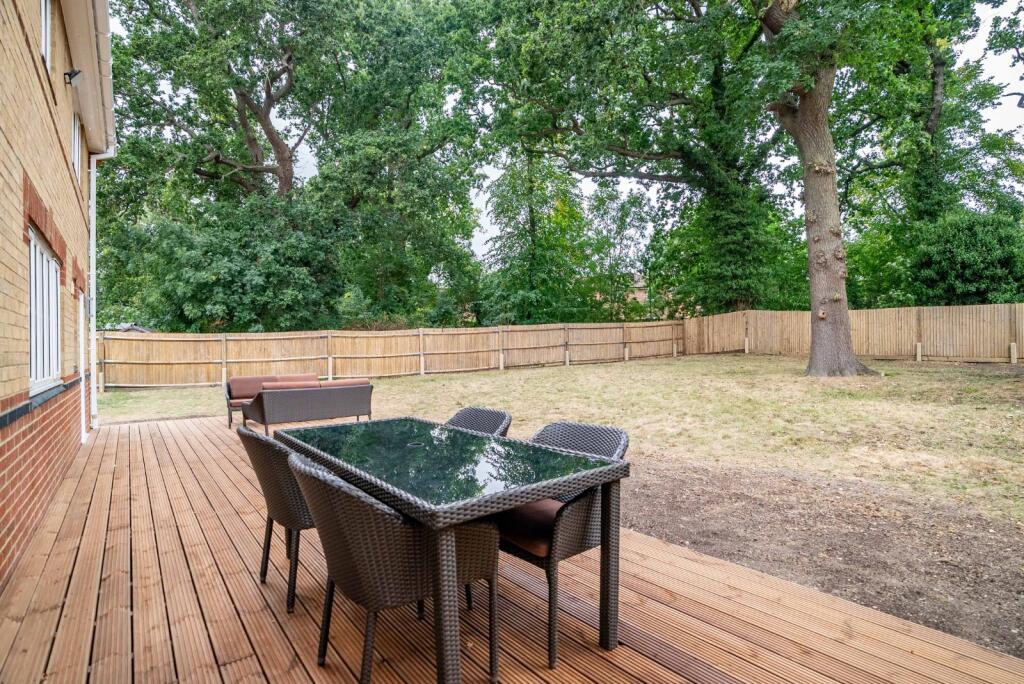 Additional image 23 of St. Barts Close, St. Albans, Hertfordshire, AL4