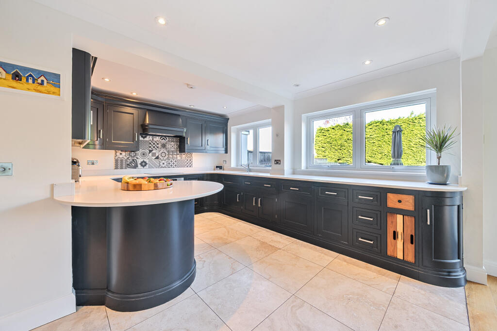 Additional image 17 of Carpenders Close, Harpenden, AL5