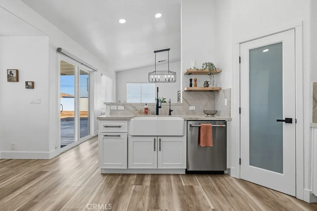 Additional image 100 of 18785 Sahale, Apple Valley, CA 92307