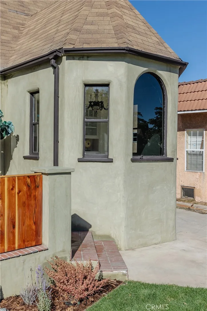 Additional image 102 of 2127 W 76th St, Los Angeles, CA 90047