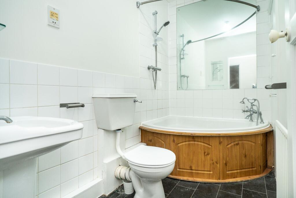 Additional image 8 of High Street, Markyate, AL3