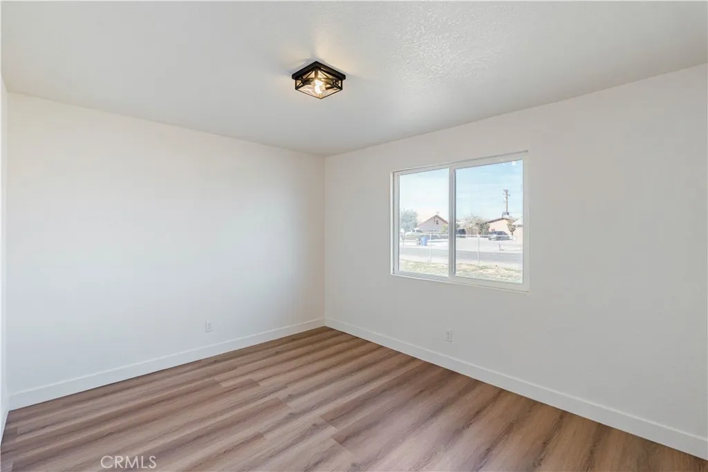 Additional image 64 of 12850 Lakota Rd, Apple Valley, CA 92308