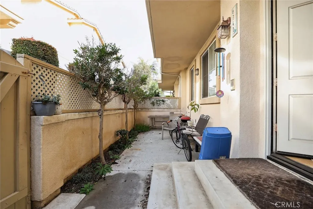 Additional image 5 of 634 Meyer Lane Unit D, Redondo Beach, CA 90278