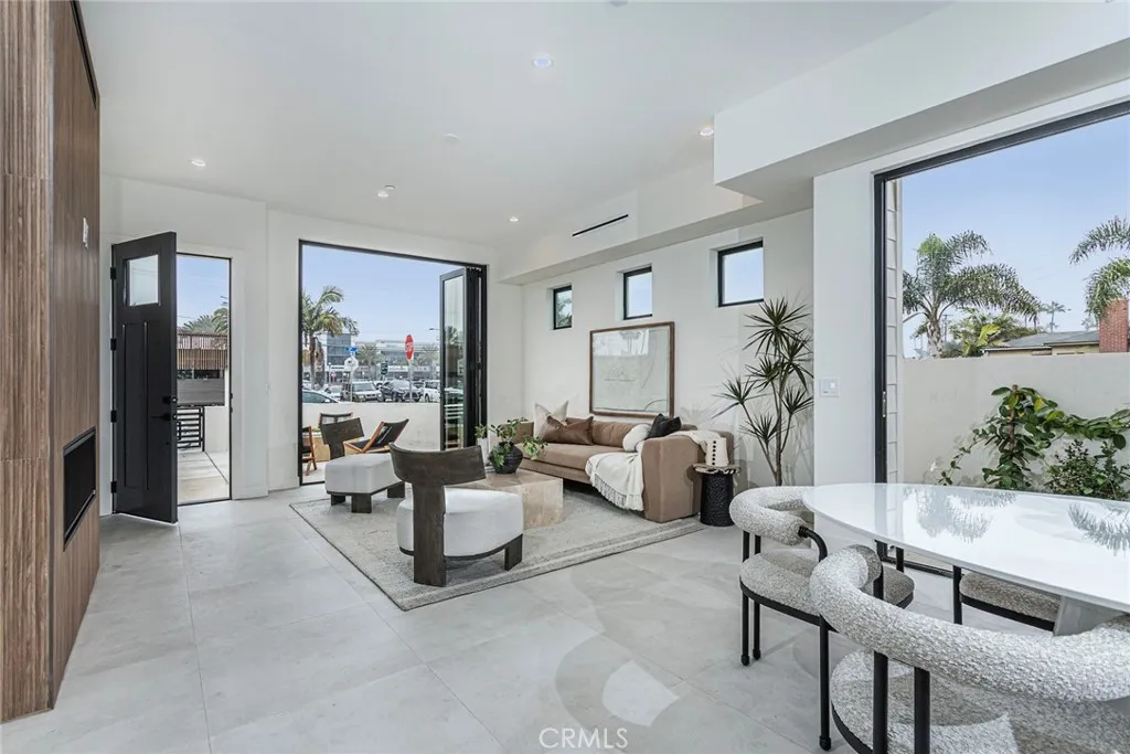 328 3rd, Huntington Beach, CA 92648 photo 5