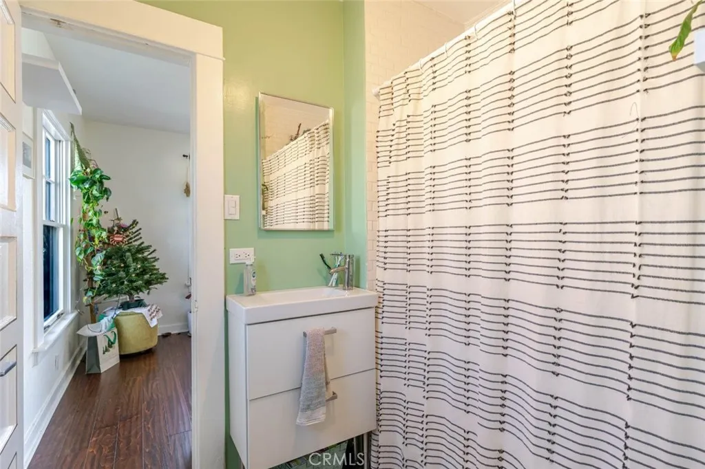 Additional image 45 of 715 Nolden, Los Angeles, CA 90042