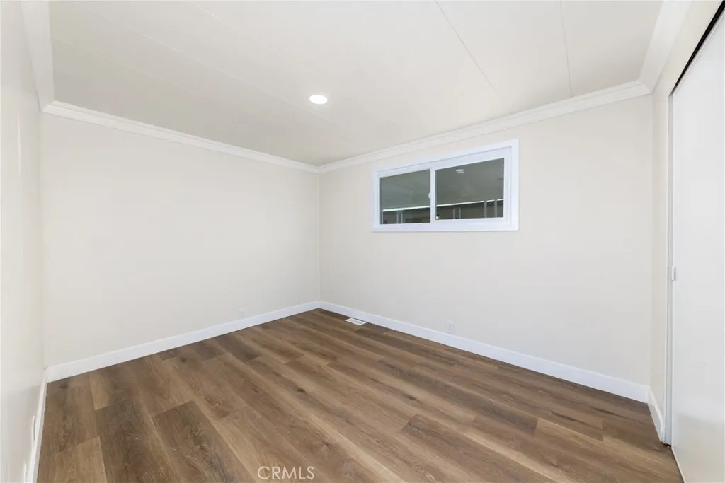 Additional image 21 of 65 Round table Unit 65, Riverside, CA 92507