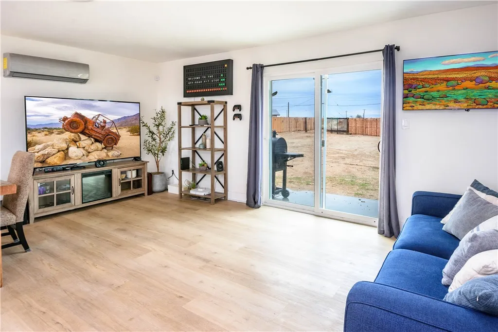 Additional image 10 of 1160 Barbara Ave, Thermal, CA 92274