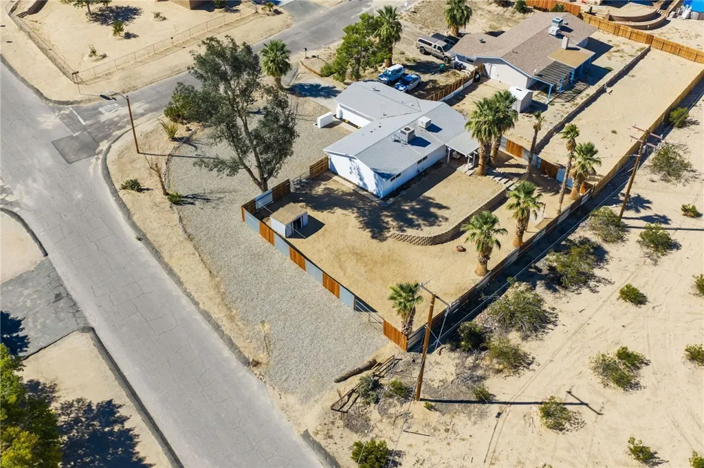 Additional image 31 of 73904 Playa Vista Drive, 29 Palms, CA 92277