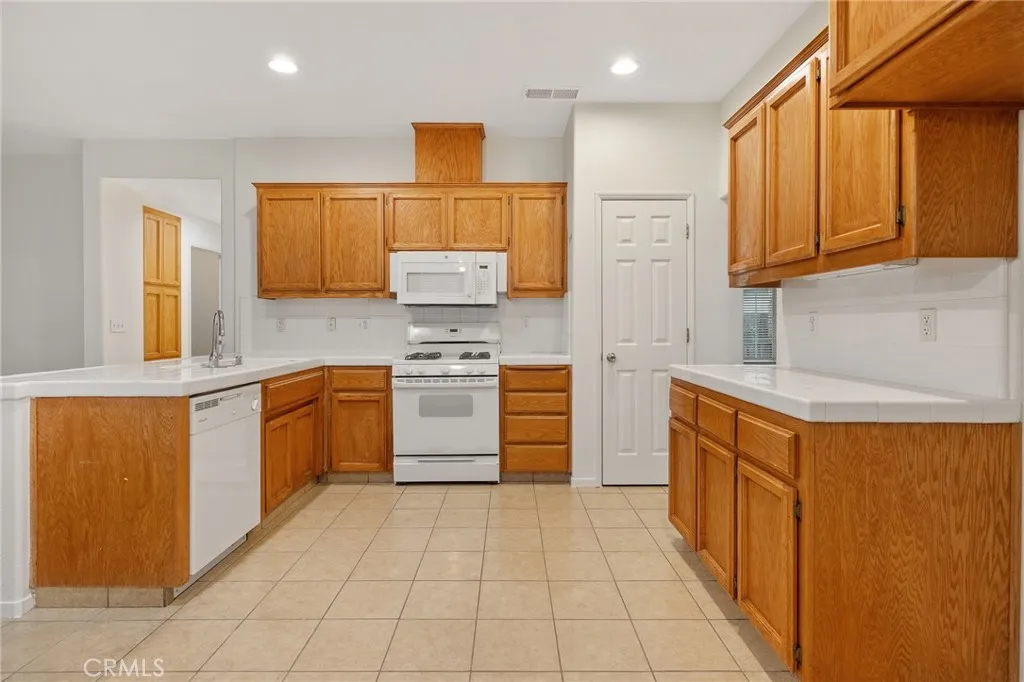 Additional image 90 of 3232 N Zion Cir, Hanford, CA 93230