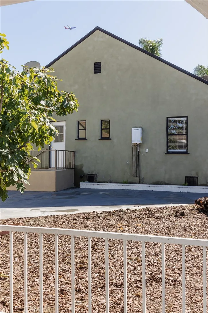 Additional image 61 of 2127 W 76th St, Los Angeles, CA 90047